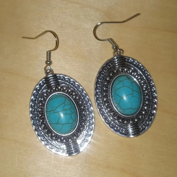 Large fashion‎ dangles - Picture 1 of 3